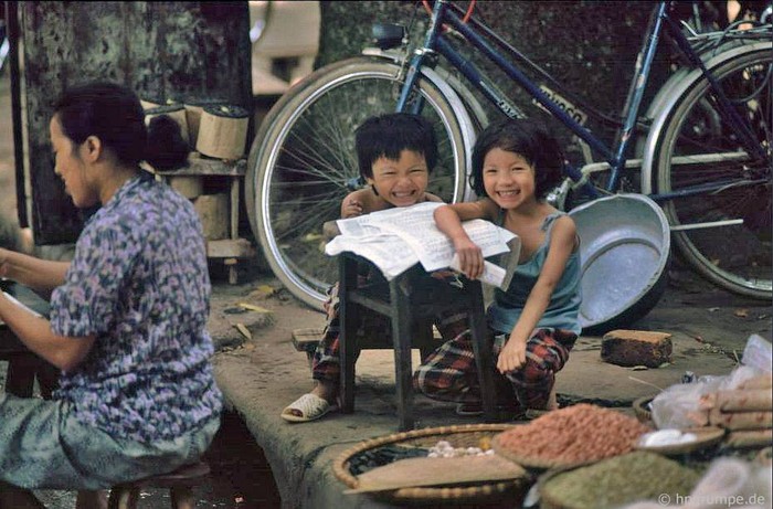 Trẻ em Hà Nội, 1991.